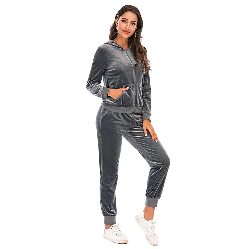 Women’s Piece Sweatshirt and Sweatpants Tracksuit