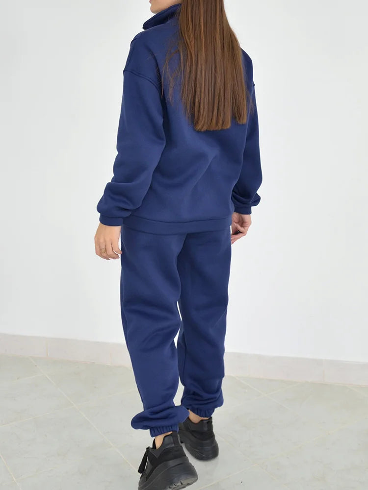 Women's Thick Fleece Tracksuit.