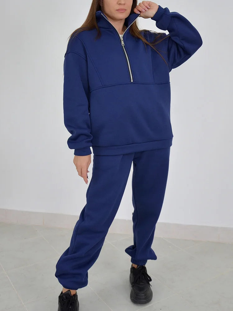 Women's Thick Fleece Tracksuit.